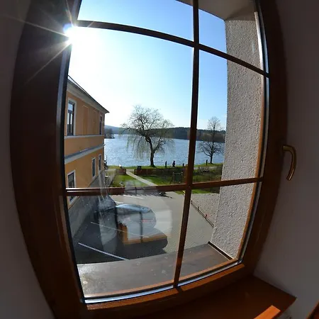 U Jezera Na Namesti * Frymburk