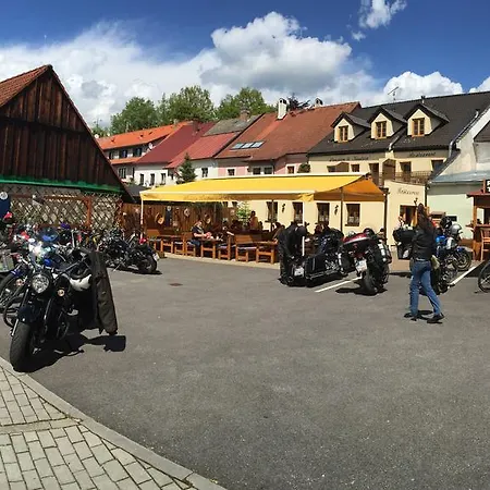 U Jezera Na Namesti Frymburk