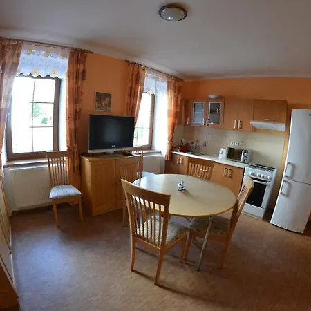 U Jezera Na Namesti Apartment *