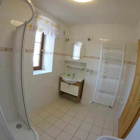U Jezera Na Namesti *